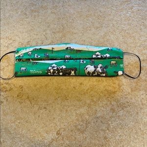 Mens pleated face mask filter opening golf WI cows